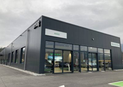 Garage automobile et showroom